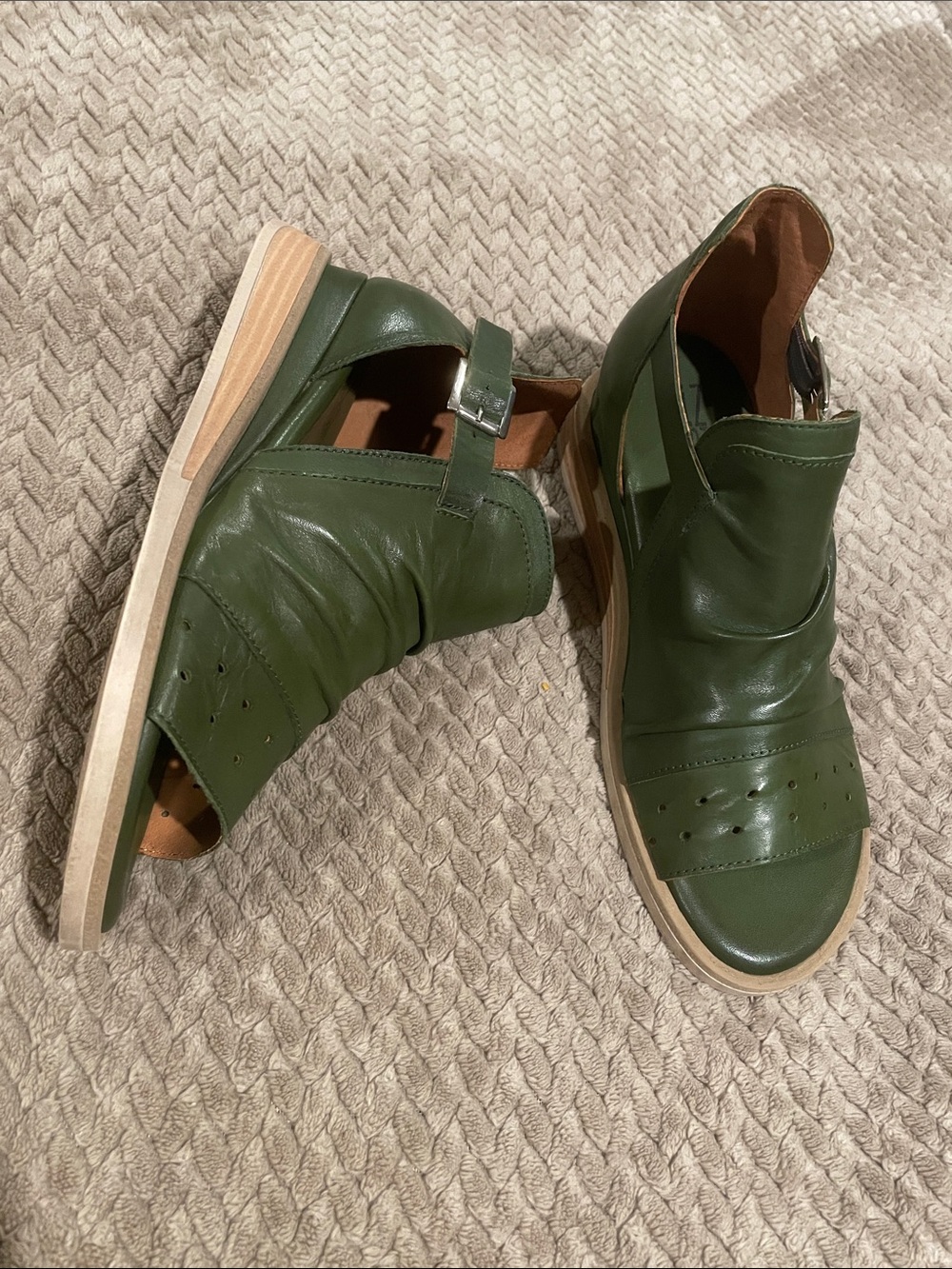 Mix Mooz Cara Olive Leather Sandals - Picture 2 of 10